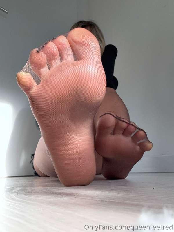queenfeetred image #14