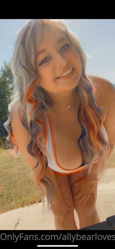 Do u want to see my top off?