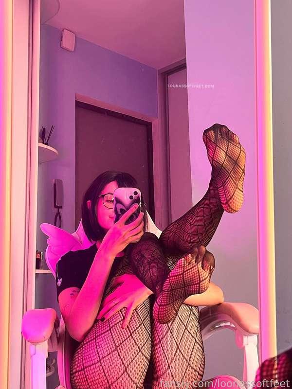 loonassoftfeet image #3