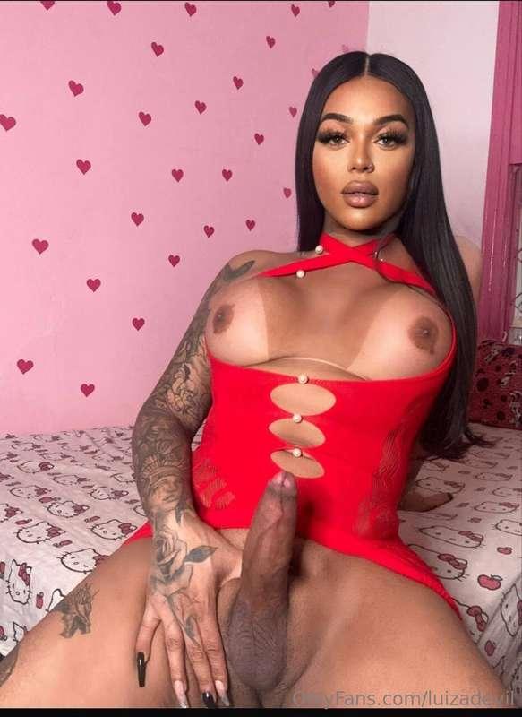 @tscarlaamaral is your new mommy! Total milf vibes! And if y..