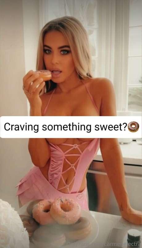 ***Cum in my kitchen*** 💋 *sexy bundle showing you around* 😉..