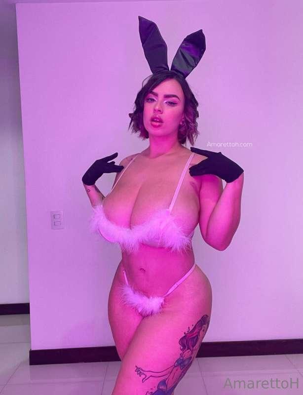 Hello dears! Here is your sexy and hottie bunny🐰 would you l..