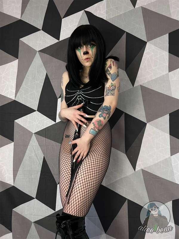 #clown #clowns #clowngirl #clussy #goth #gothic #alt #alternative #altgirl #cute #petite #hairy #british 