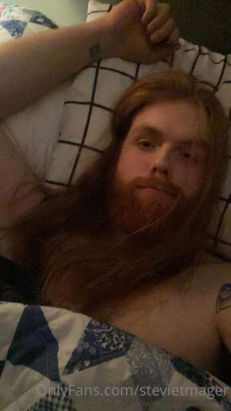 Wanna join me in this big comfy bed?