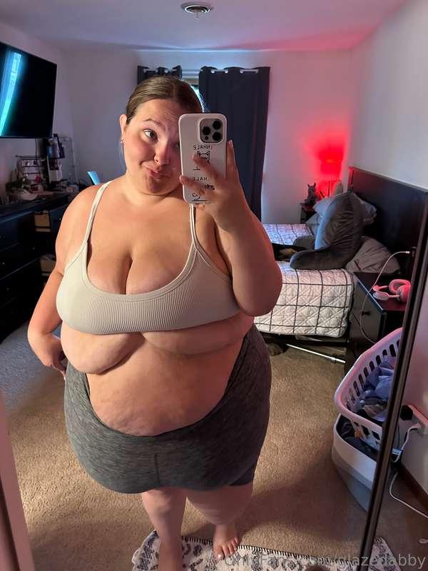 todays outfit! mostly i dont like to wear a lot when im home..