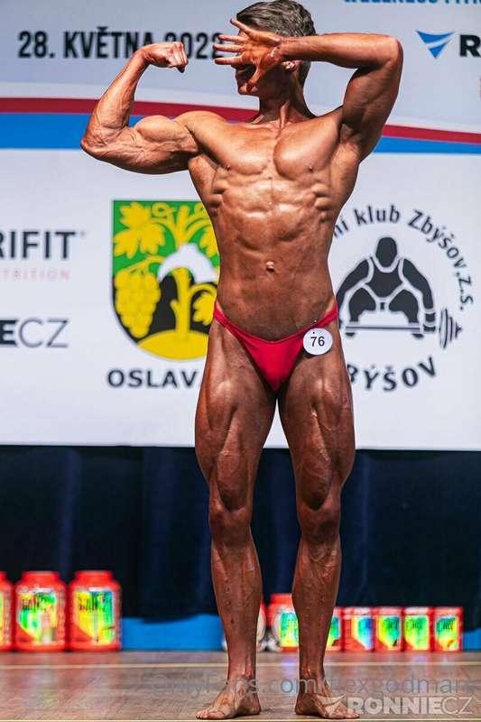 Chest and abs flexing and squizing😈 so hot video check this ..