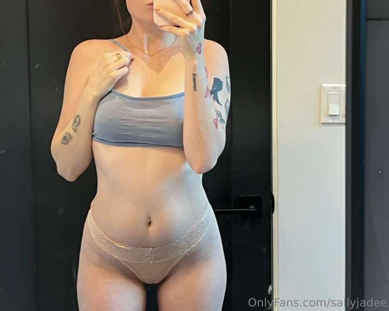 taking this blue shirt off in the dms right now 😉