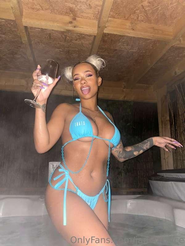 GIRLS JUST WANNA HAVE FUN 🤩