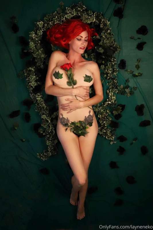 Happy Earth Day from the Plant Queen Poison Ivy. 
🪴🌿⚘
Photo ..