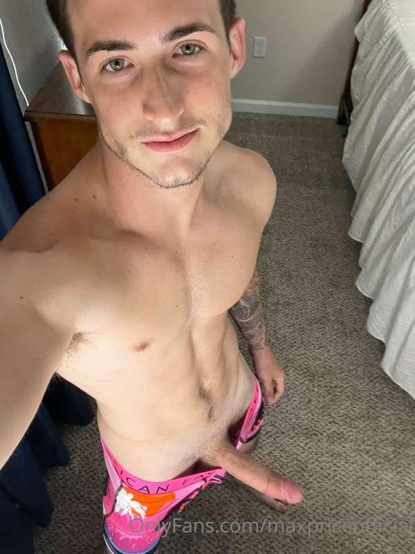 I’m in love with these new undies, what do you think? 👅👀