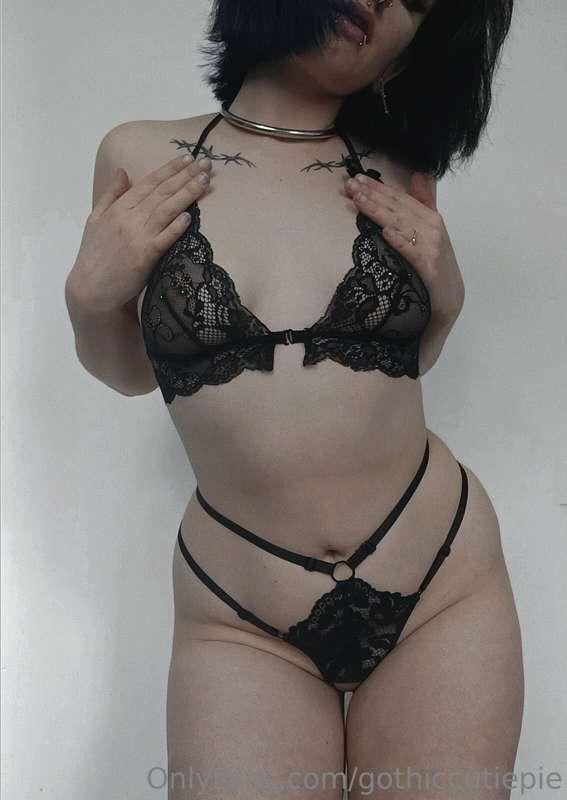 gothiccutiepie image #0
