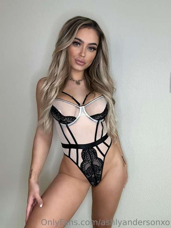 Talk dirty to me, my DMs are open 🥵