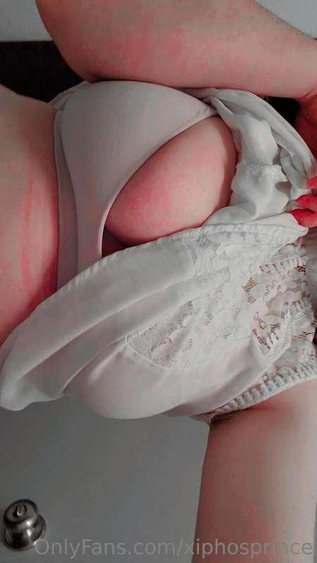 Boobs getting bigger, or are bras getting smaller? Anyone wa..
