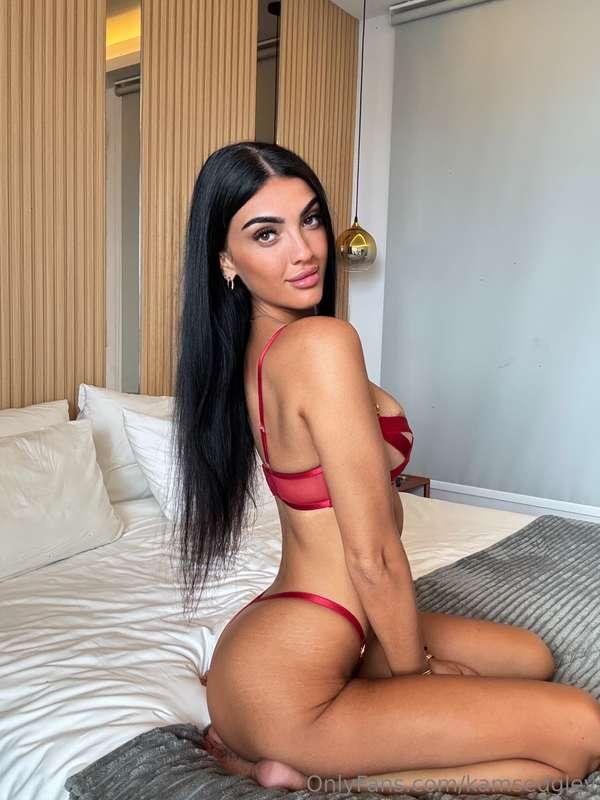 Wearing red so you know I’m trouble…😈❤️