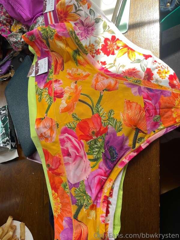 ✨ Panties for sale ✨  3 day wear 💋 - $85  2 day wear 💋 - $40..