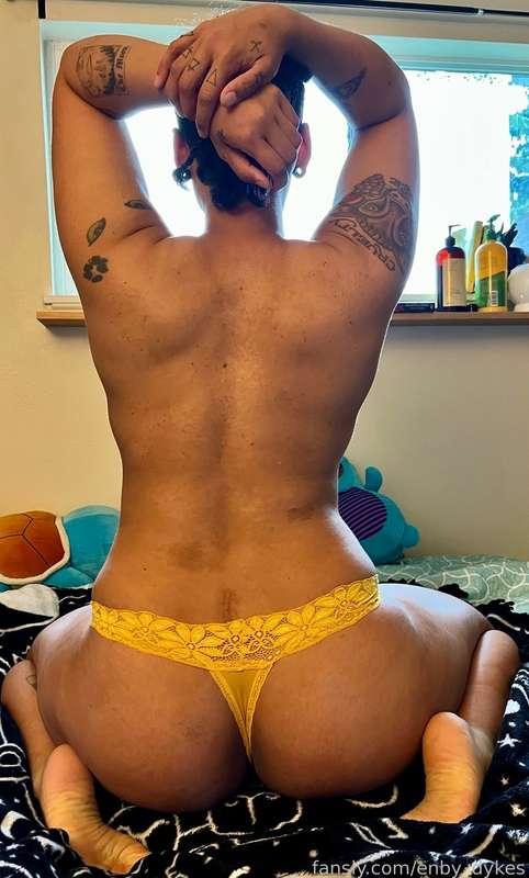 I am so blessed to touch that ass whenever I want 🥵🥵🥵

@RiverWildX 

#bigass #ebony #thong 
