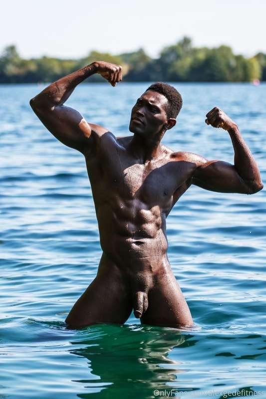 Flex, it's Friday. Oops 🤭 It's Saturday now.