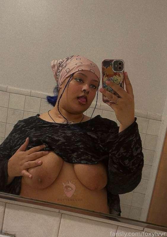pretty pretty boobies