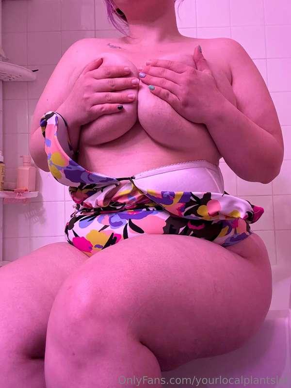 yourlocalplantslut image #5