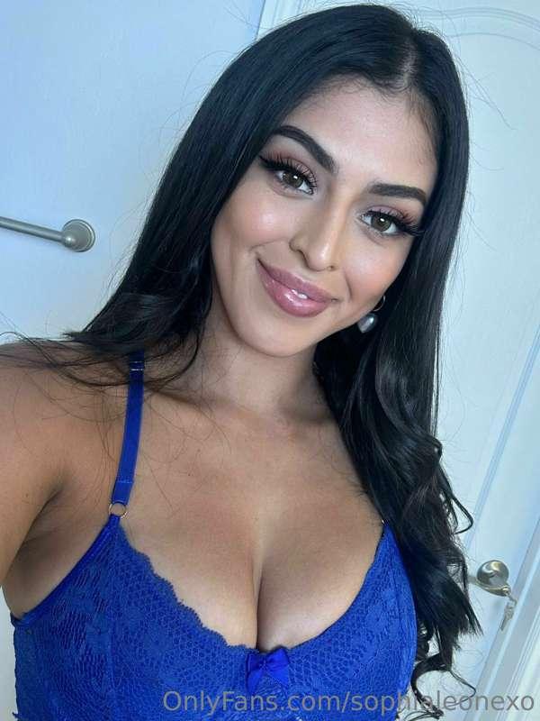 This blue is very.. fitting..what do you think? 😘