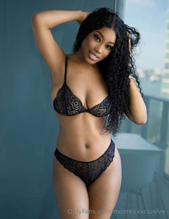 I want to be the girl your “ex” hates, and your mom loves. 💋..