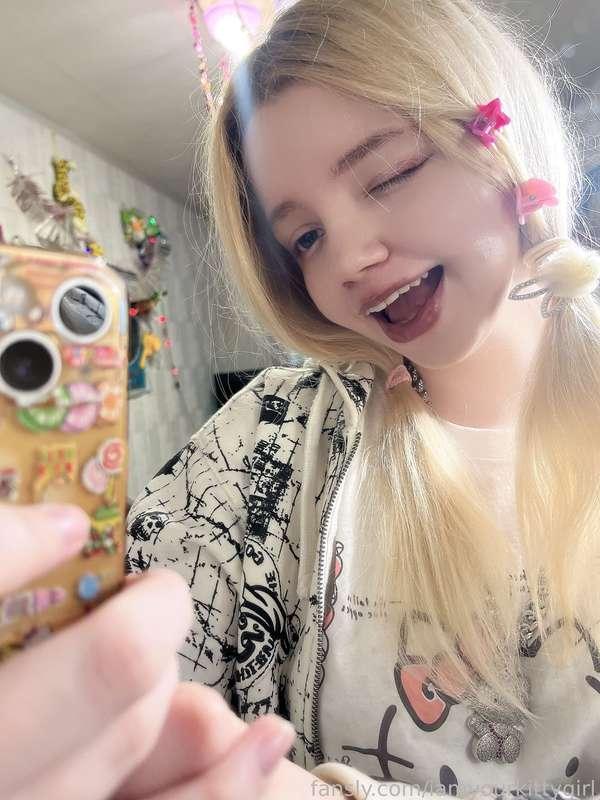 iamyourkittygirl image #1