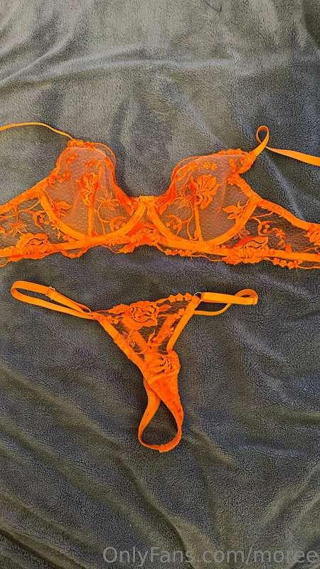 €50,- 1 dag dragen exclusief verzending
€50,- 1 day wear exc..