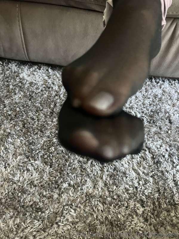 mrs_footjobqueen image #9