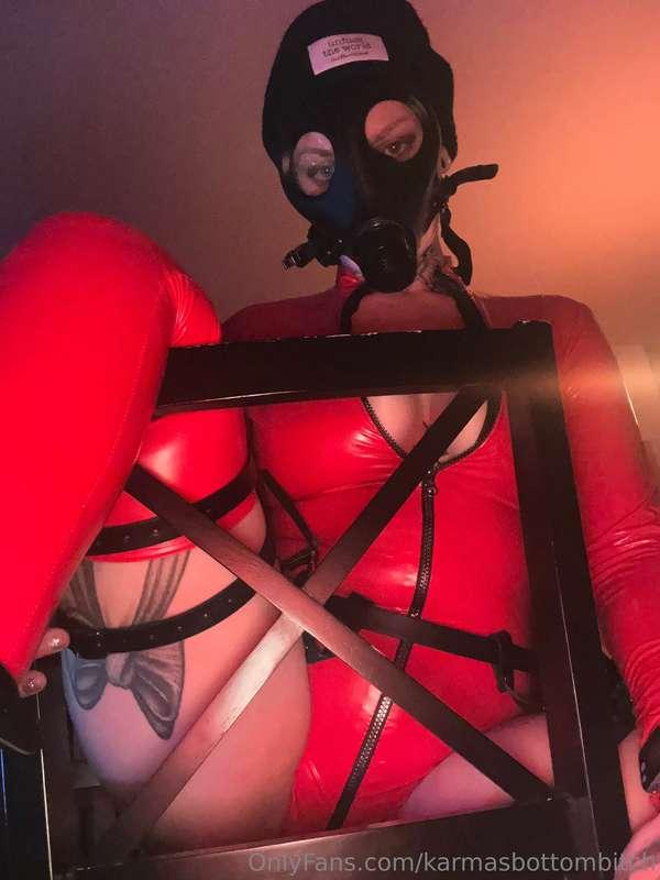 My daily latex post (; your welcome XOXOXXX YOUR PLASTIC WRA..