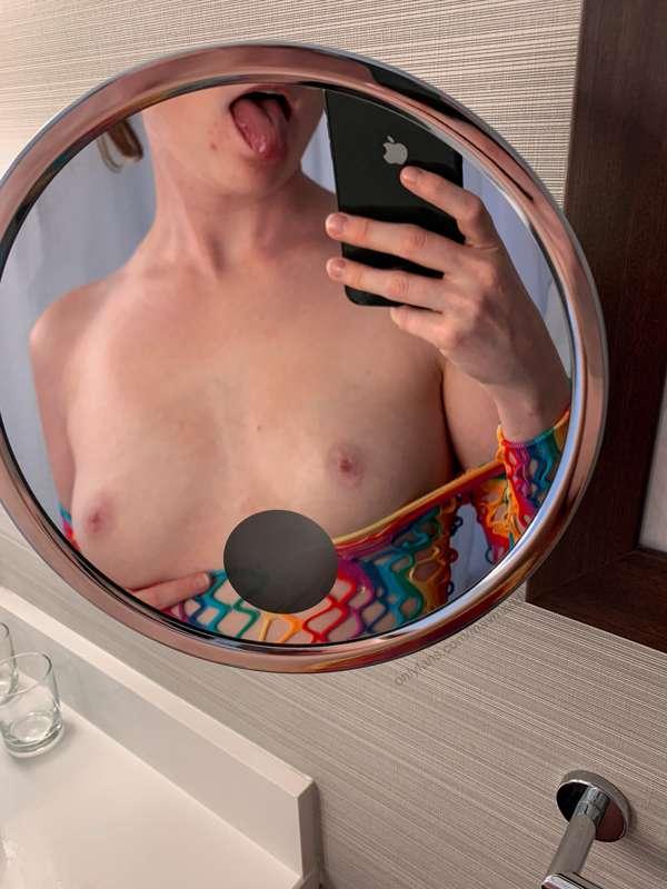 Titty tuesday with a lil sneak peak of one of my new favouri..