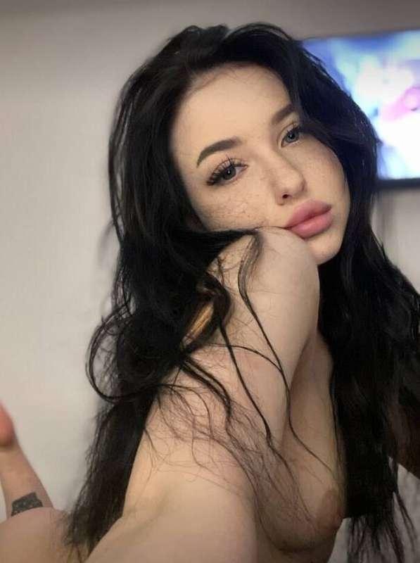 👅𝐅𝐑𝐄𝐄 𝐒𝐔𝐁𝐒𝐂𝐑𝐈𝐏𝐓𝐈𝐎𝐍 𝐎𝐍𝐋𝐘 𝟕 𝐃𝐀𝐘𝐒👅Just for today @regina_touchy..