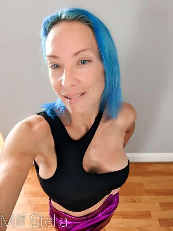 Let's go dancing! Want to see more of me? @only_stella 