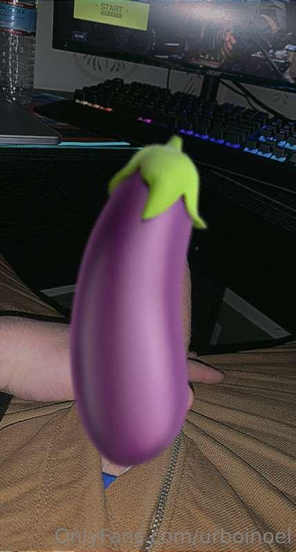 Fuckkk, someone please come throat this big dick 😩😩