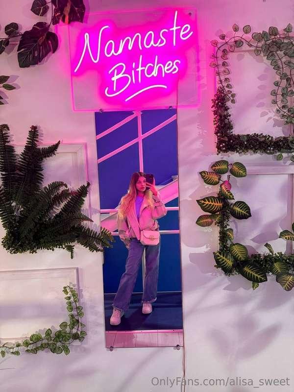 💜You're looking at a real neon demon😈