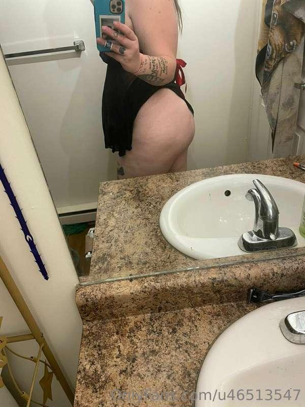 Just peachy 🍑 want to see more got a request let me know