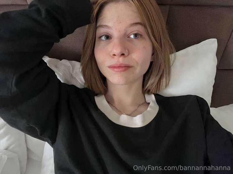 Thinking about… everything and nothing 🛏️🤍 What do you think..