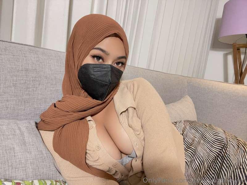 Wanna guess what I need right now.....🥵