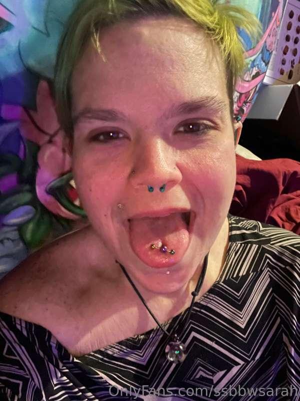 New  tongue ring that I used on Daddy tonight hehe