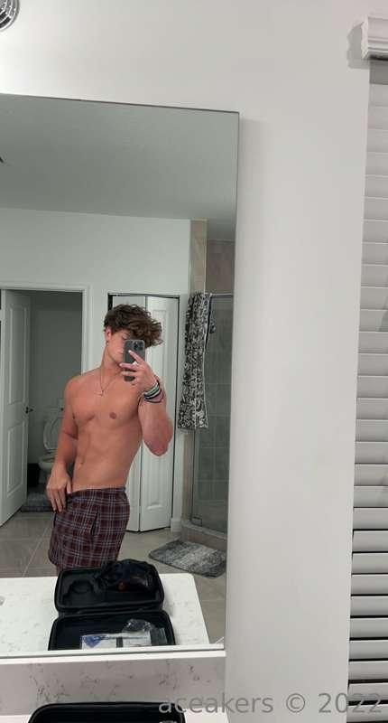 Off to bed😴  who wants to see some spicy content tmrrw🌶🥵??