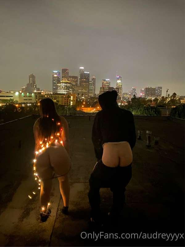 Me and @dallassilver with our bare asses out for ALL OF LA 🍑