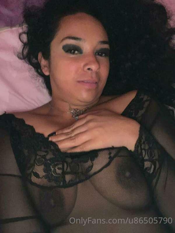 Mis amores hoy estare en vivo para uds a las 11:00 pm hora c..