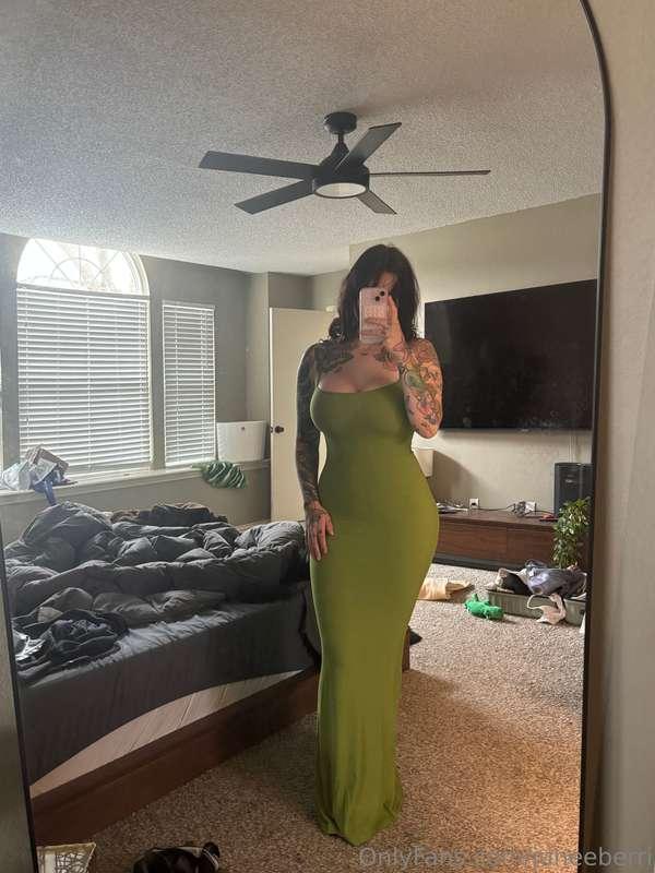 Is the dress too tight or should u just take it off me? 😳