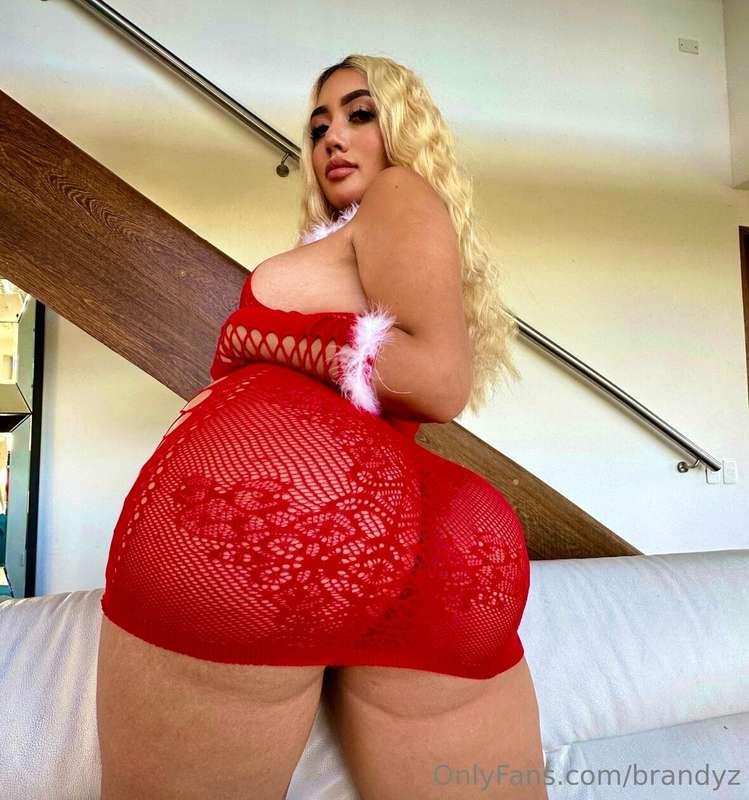 Can you help me take these clothes off? 🫣