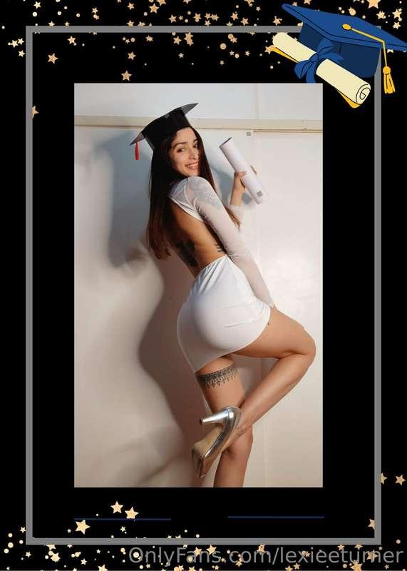 🧑‍🎓 ***I AM GRADUATING FROM COLLEGE***🧑‍🎓

**Do you want to ..