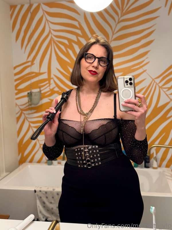 Swipe for this weekend's Domme look, deconstructed ✌🏼I had a..
