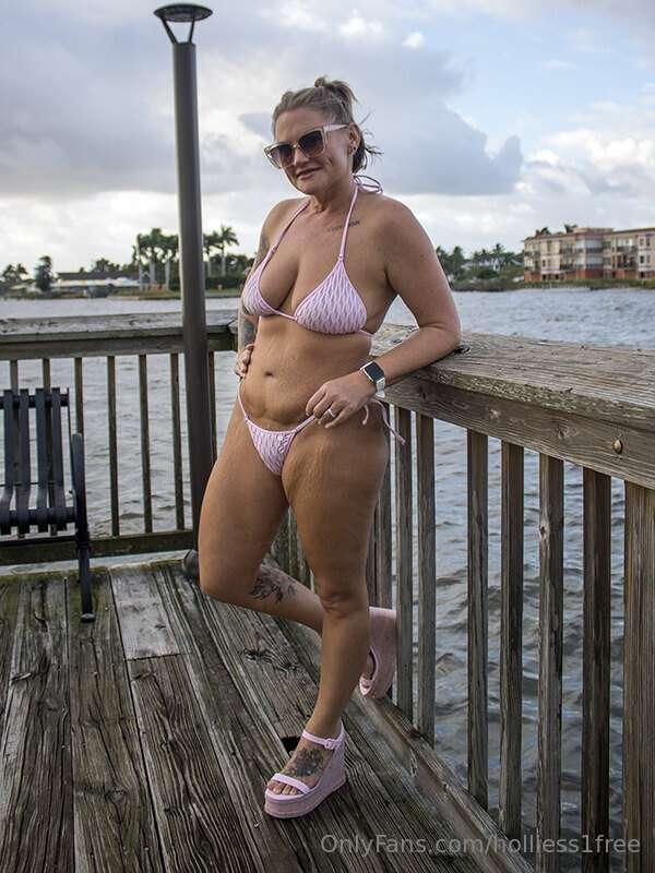 holliess1free image #7