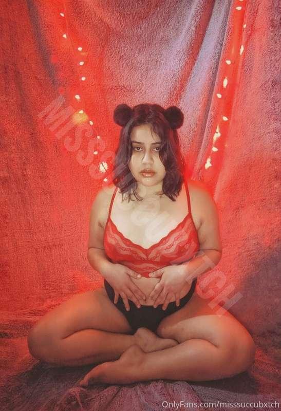 let me turn around so you can see it better <3
circa 2019

r..