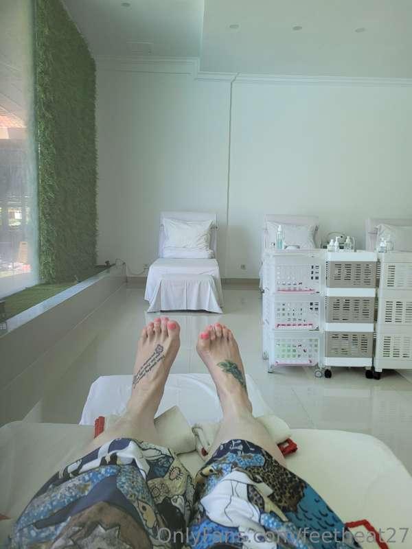 It's been some time 
#feet #foot #feetwax #footporn #sexytoe..
