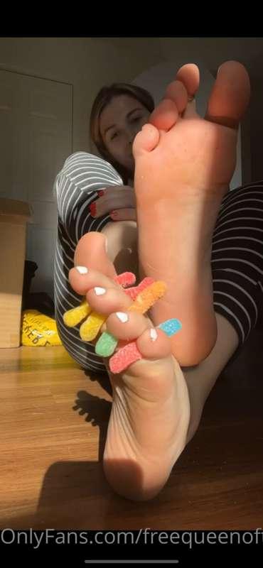 Would you eat the gummy worms from my toes 🥵 better eat them..