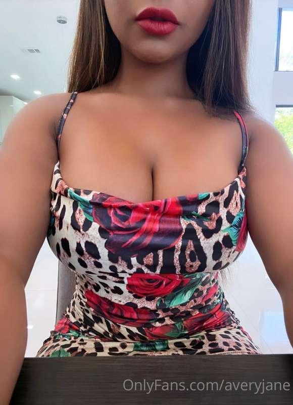 This dress fits me perfectly, don't you agree? 😏